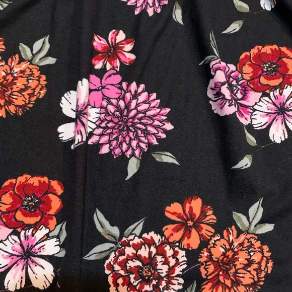 Floral off the shoulder shirt size small - Picture 4 of 7